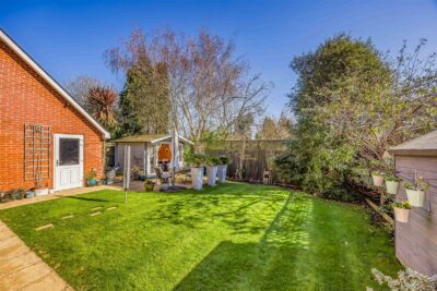 house for sale longcroft way