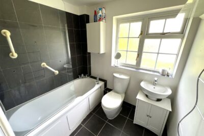 house for sale oaklands road