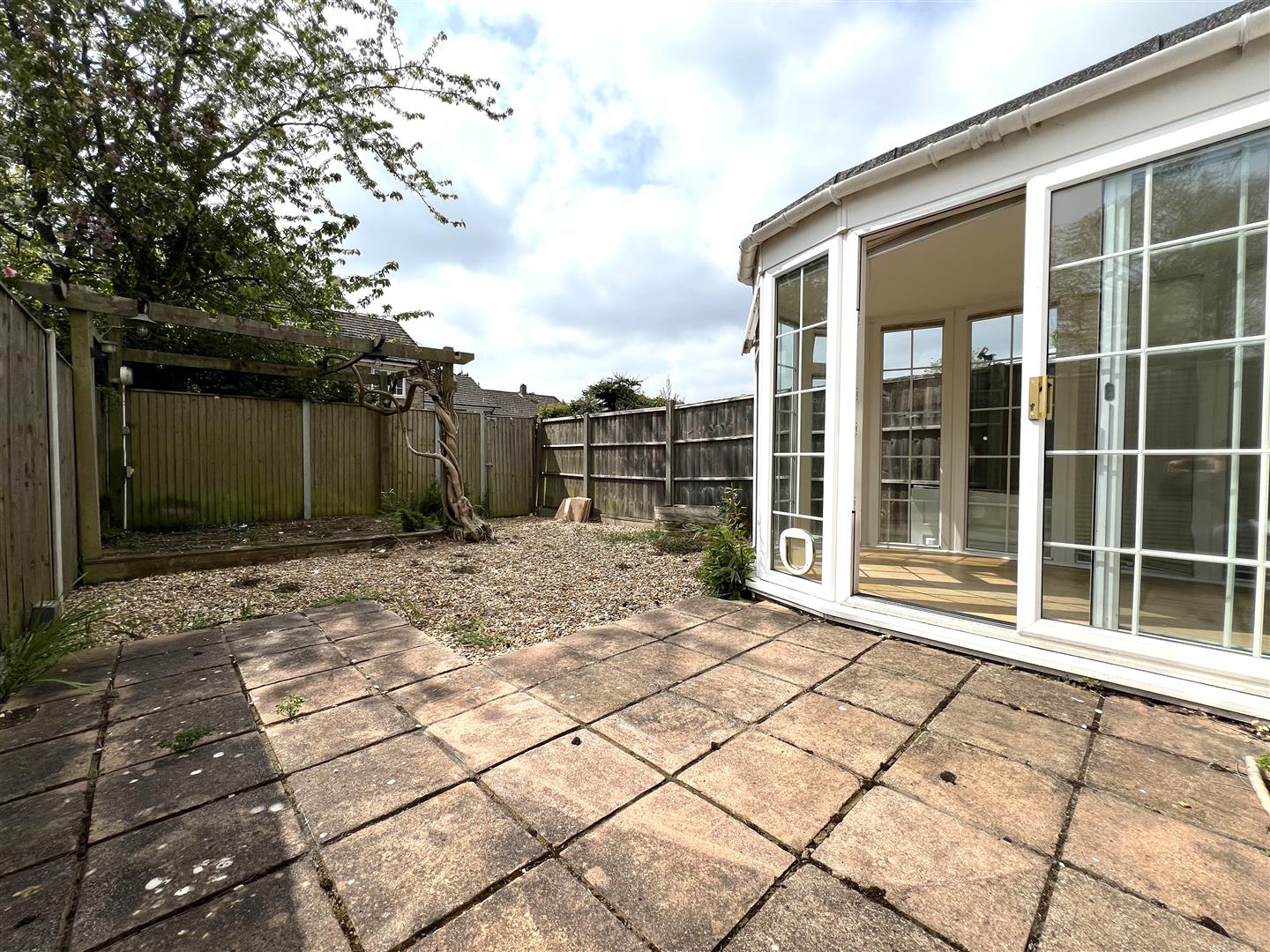 house for sale oaklands road