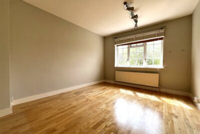 house for sale oaklands road