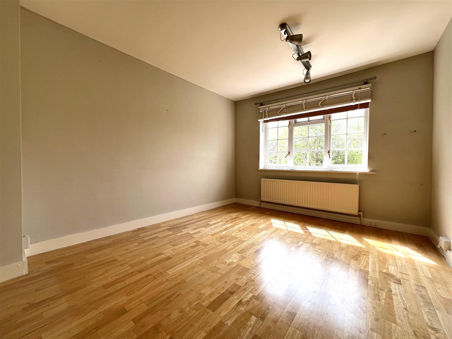 house for sale oaklands road