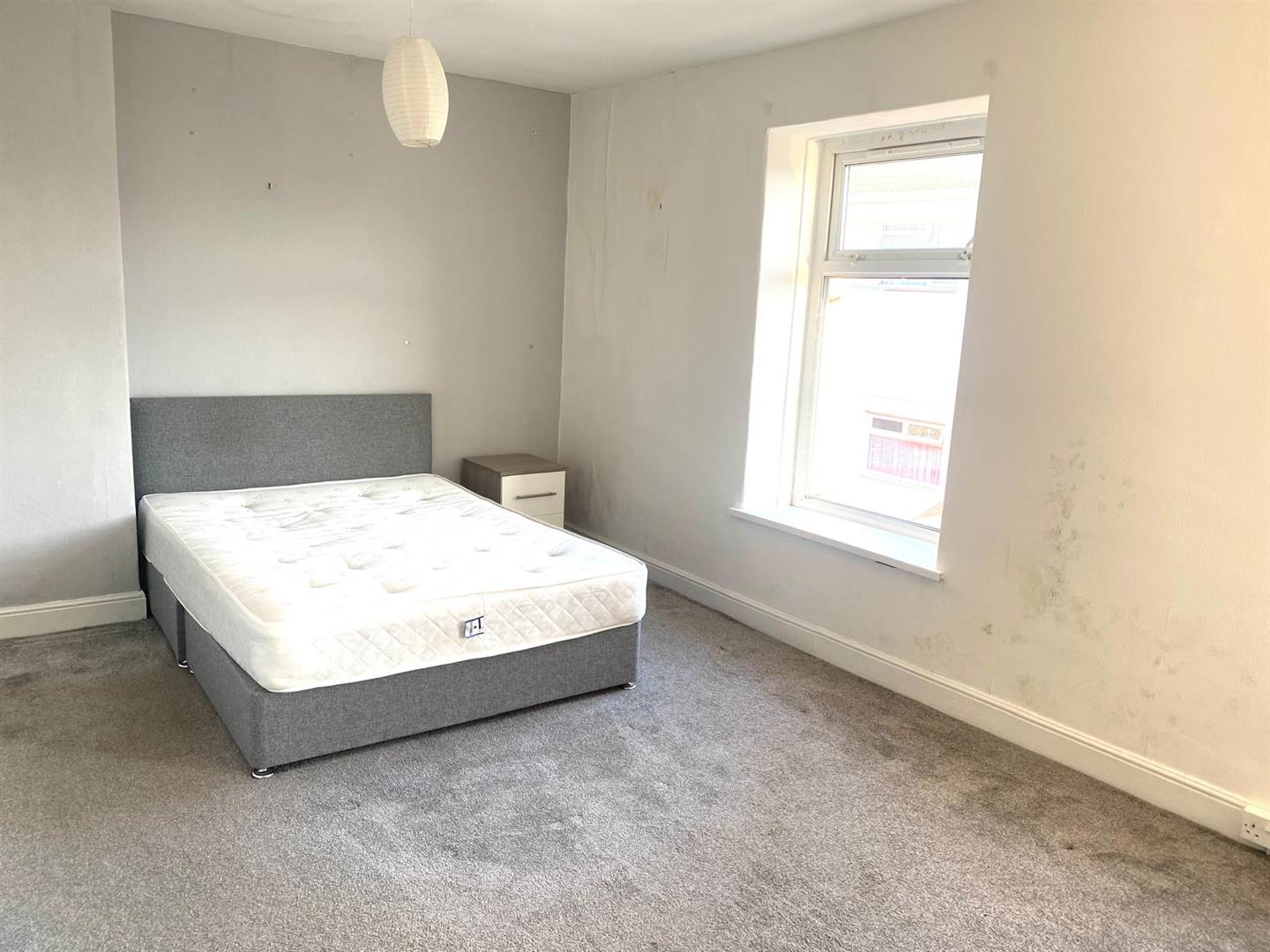 house for sale queen street