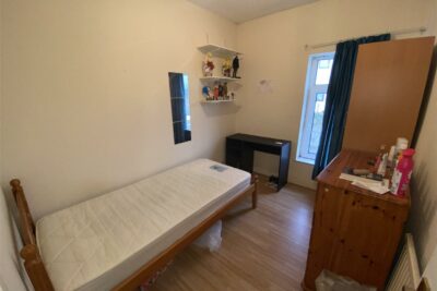 room for rent brook street