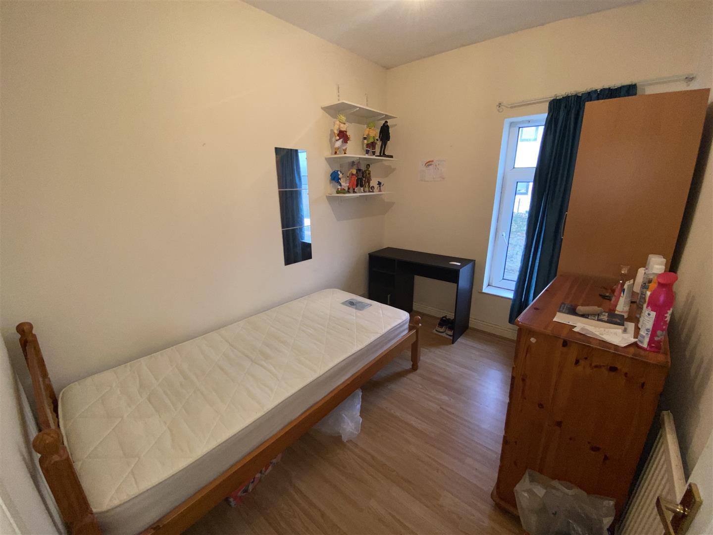 room for rent brook street