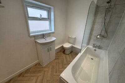 flat for rent gladstone street
