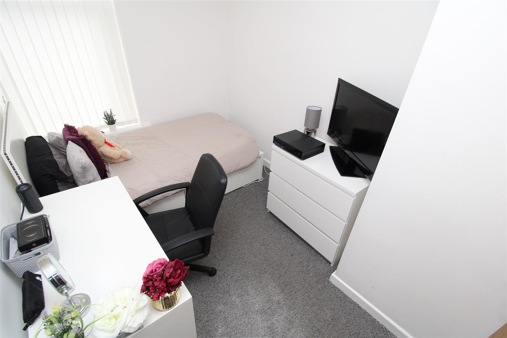 house - terraced for rent bertha street