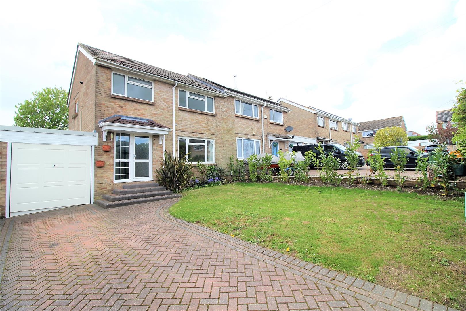 house - semi-detached for rent st. hilda avenue