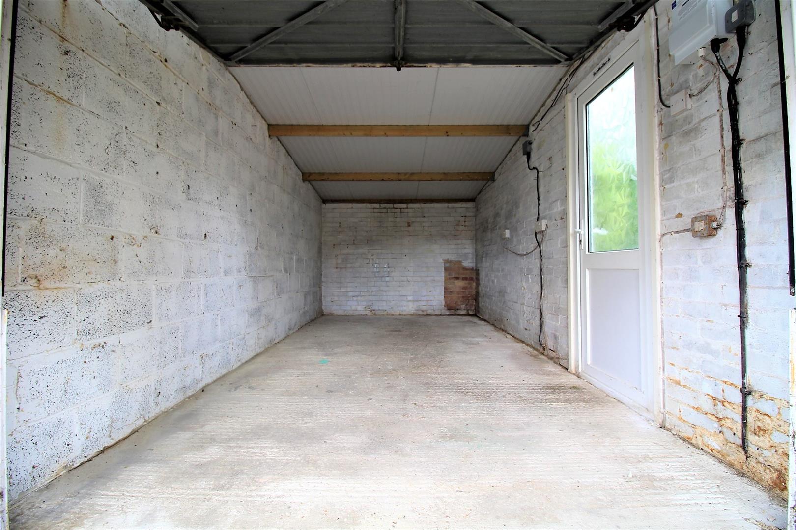 house - semi-detached for rent st. hilda avenue