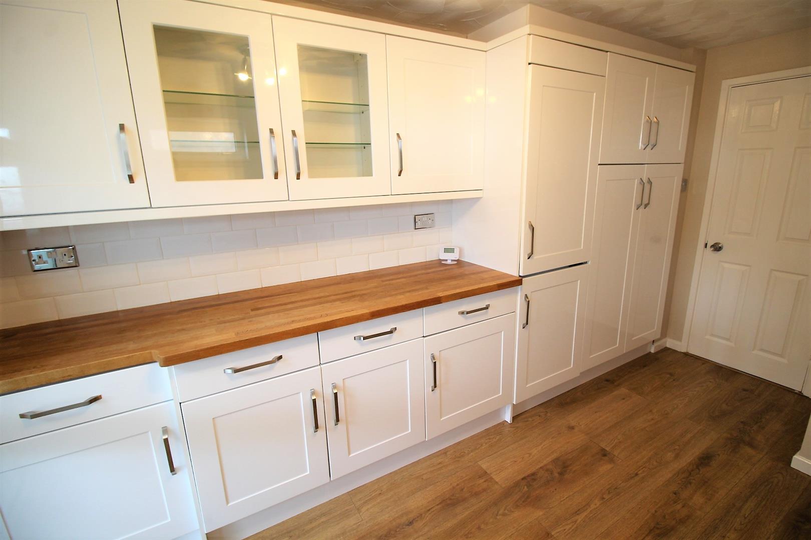 house - semi-detached for rent st. hilda avenue