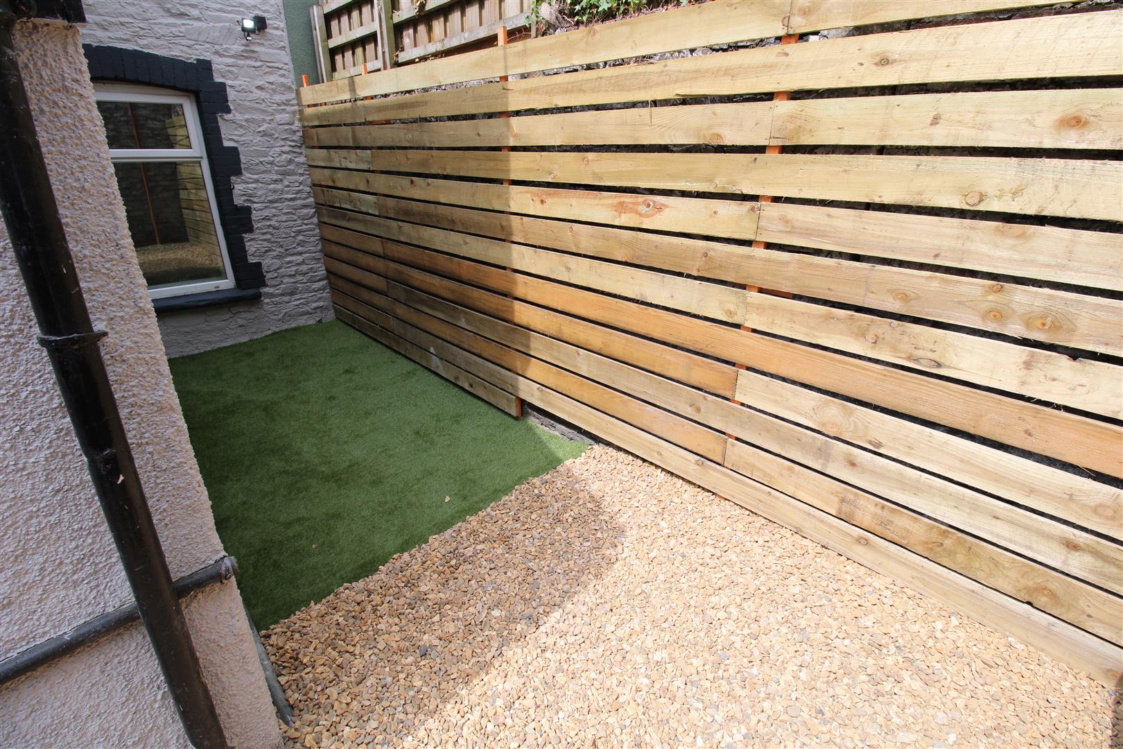 house - terraced for rent heath crescent