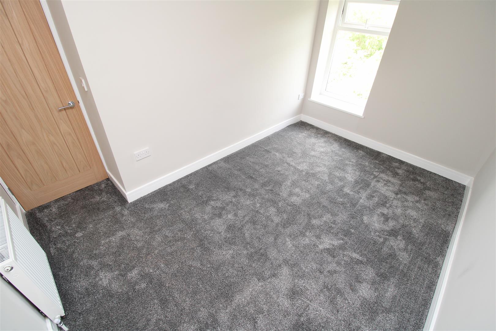 house - terraced for rent heath crescent