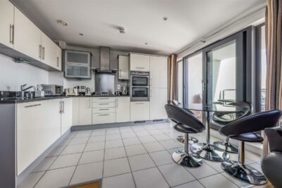 apartment for sale seagers court