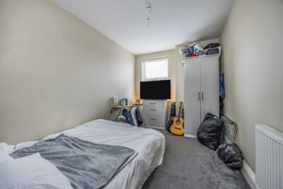 house - terraced for sale wyndcliffe road