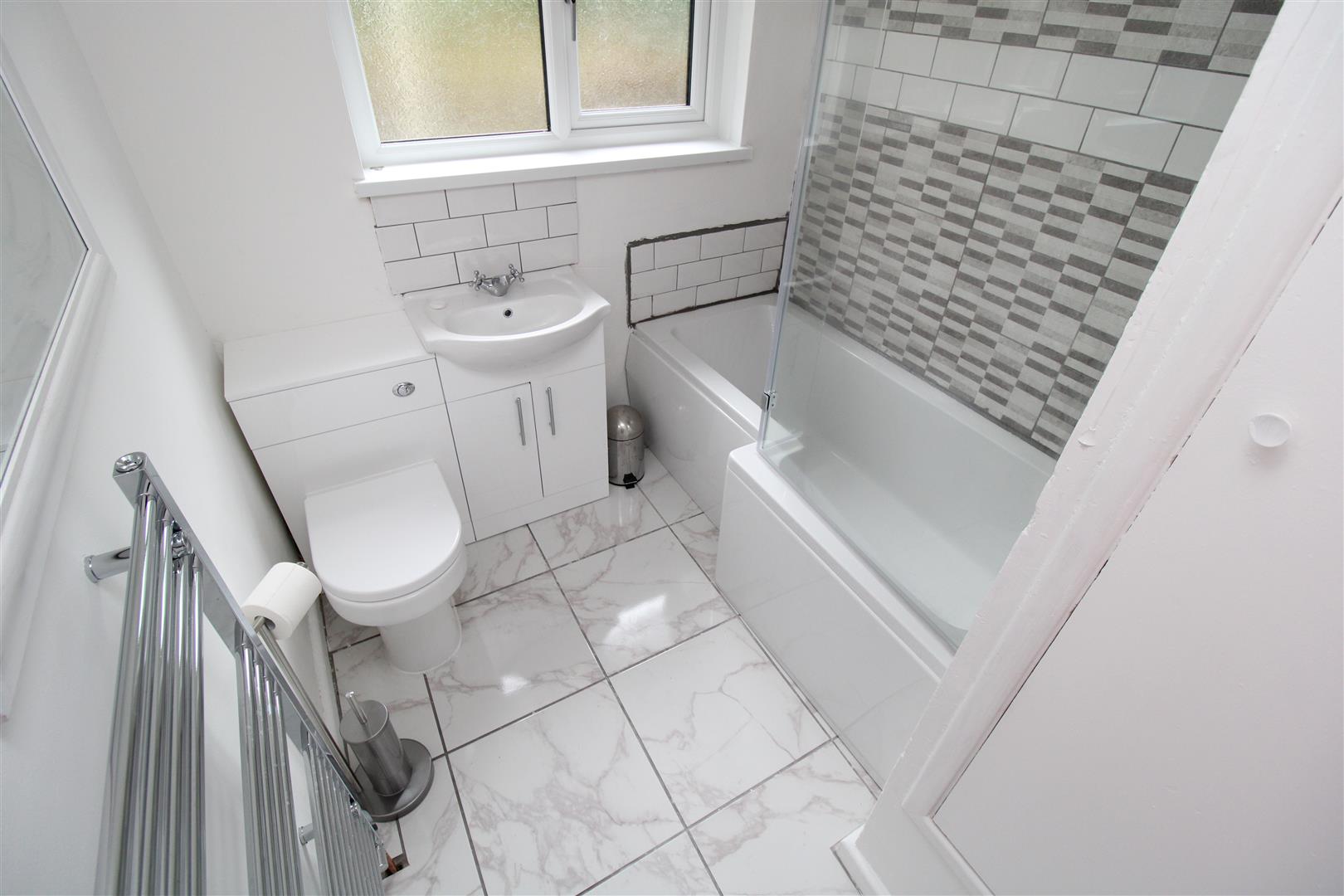 house - terraced for rent tennyson close