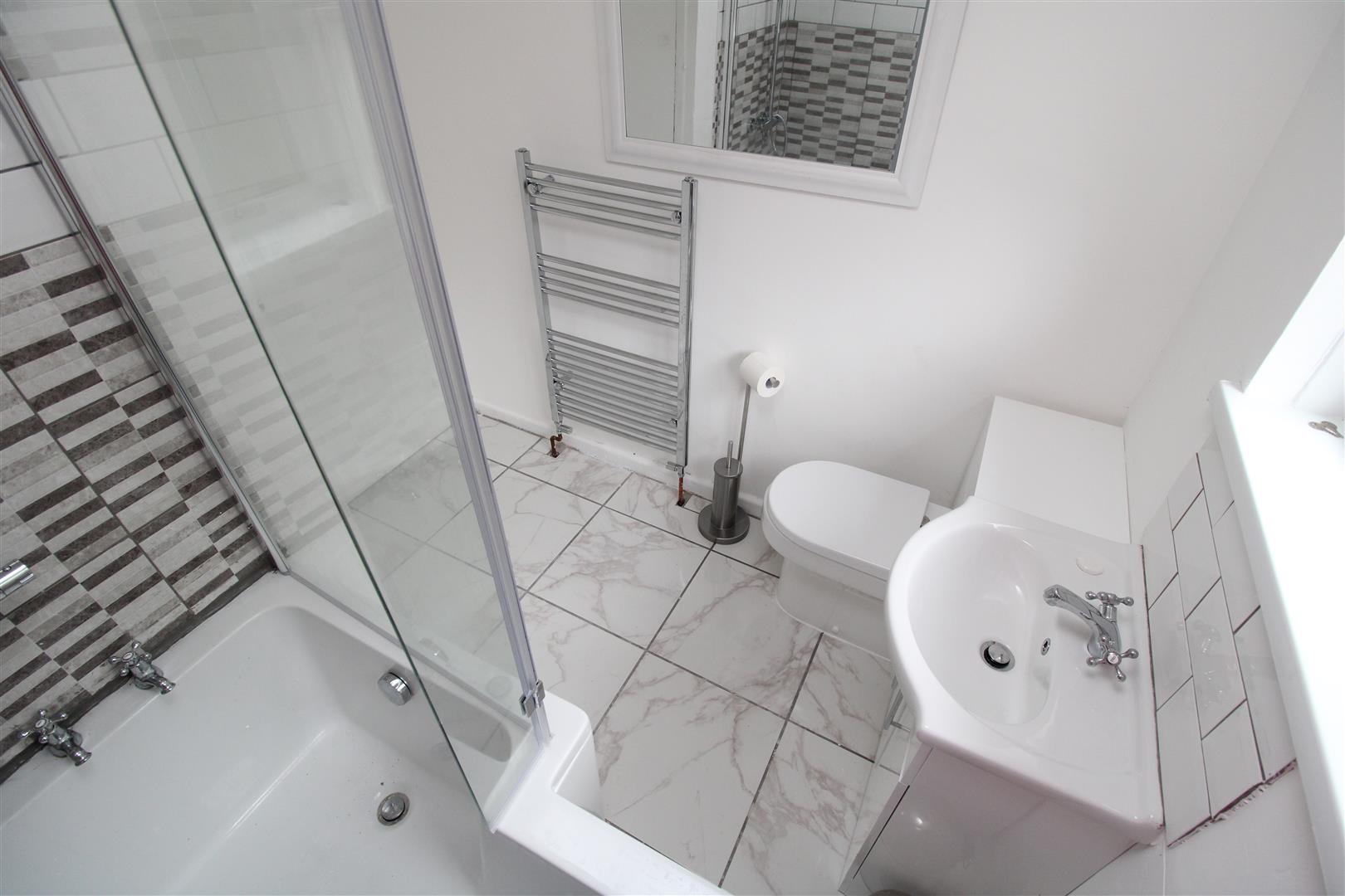house - terraced for rent tennyson close