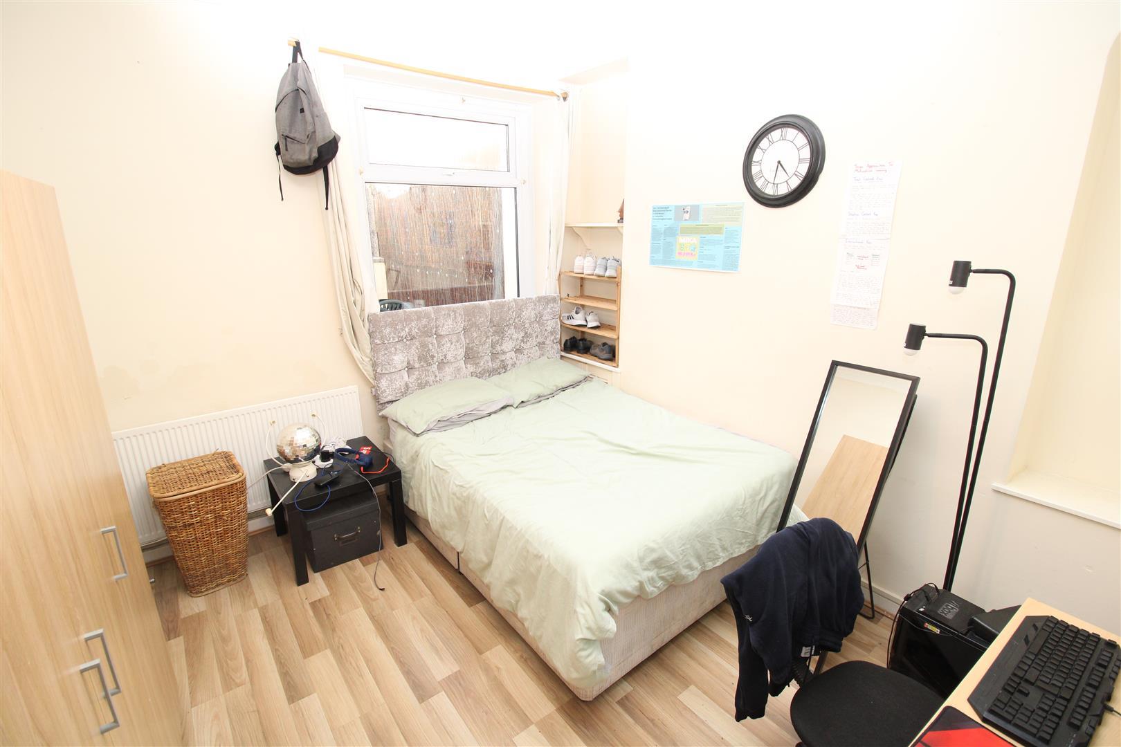 room for rent queen street