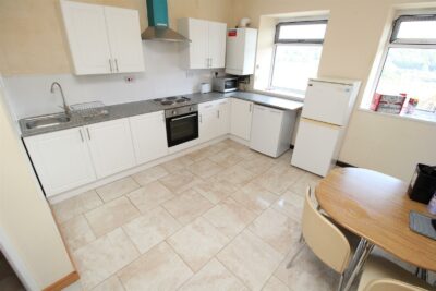 room for rent laura street