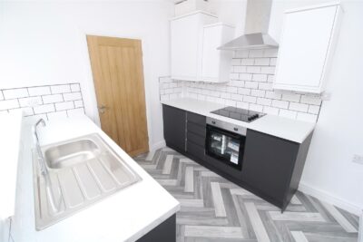 house - terraced for rent blenheim road