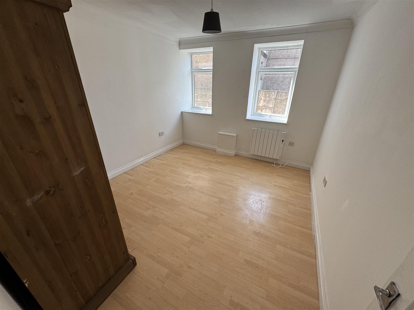 flat for rent bridgend road