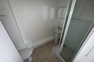 flat for rent bridgend road