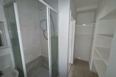 flat for rent bridgend road