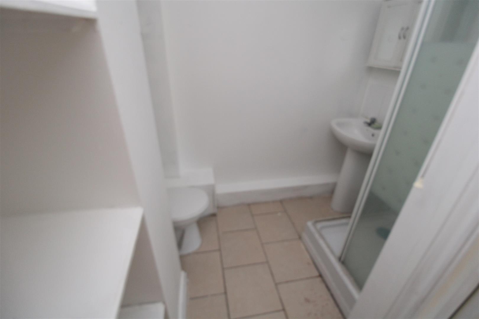 flat for rent bridgend road