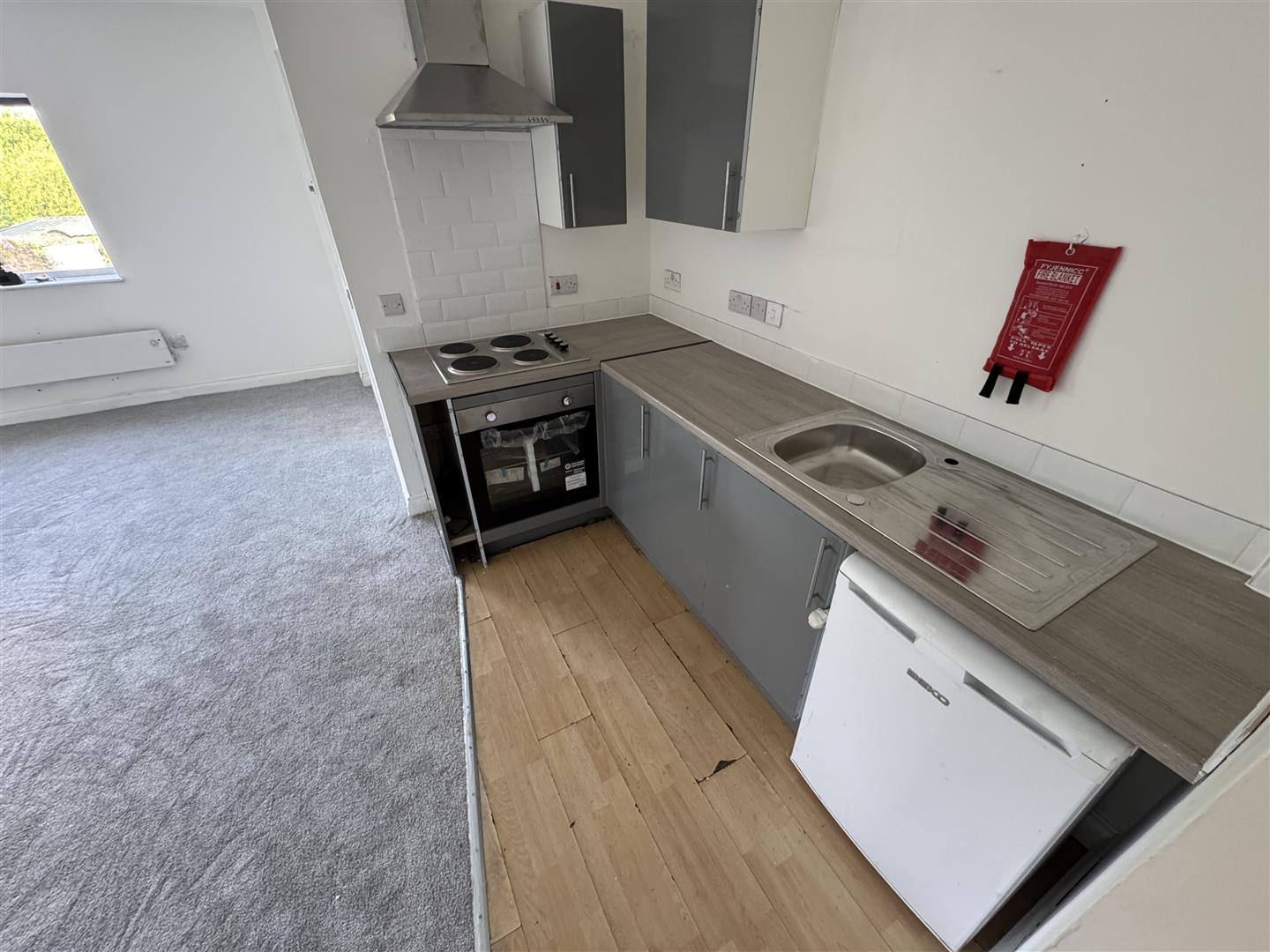 flat for rent bridgend road