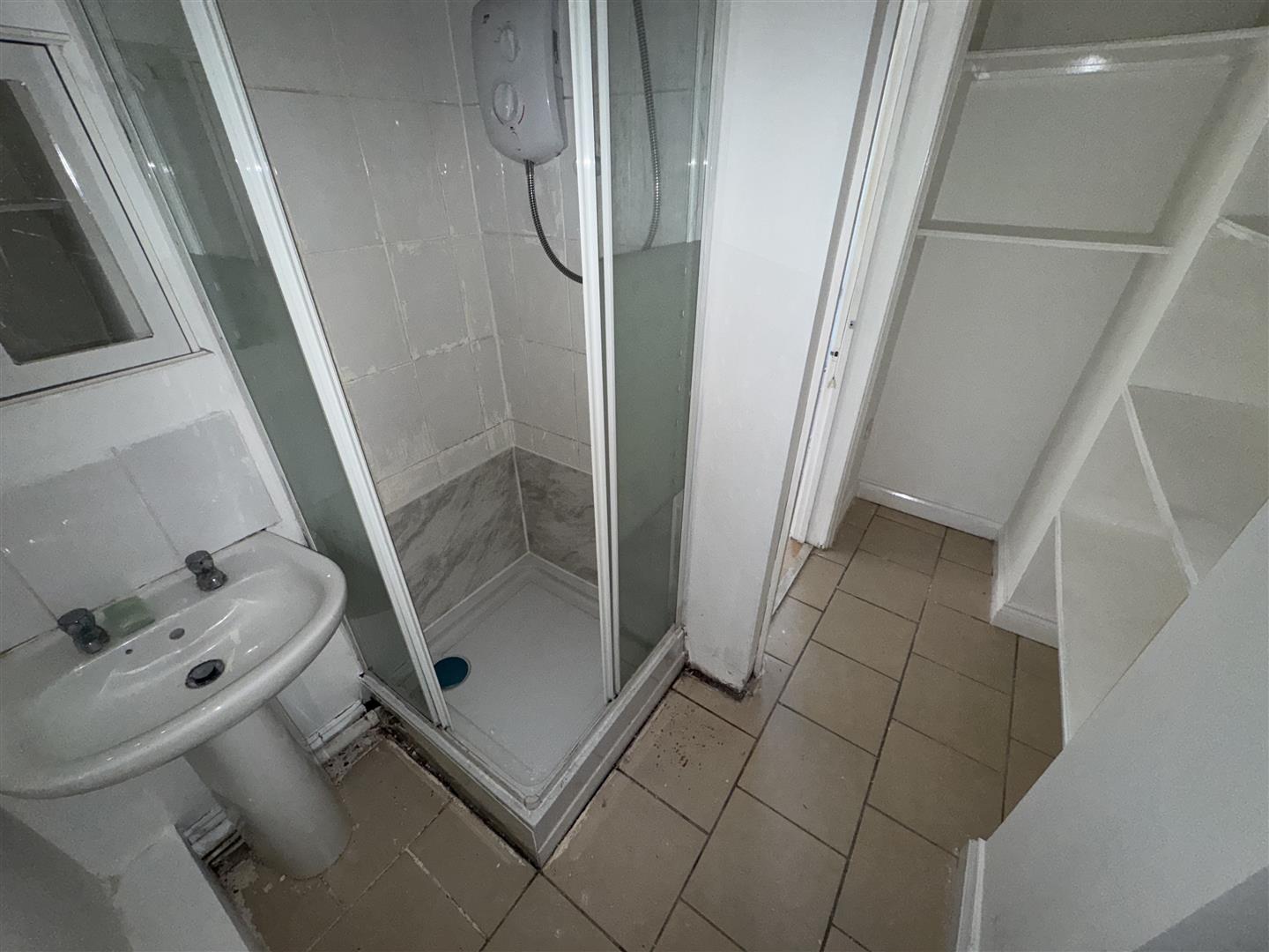 flat for rent bridgend road