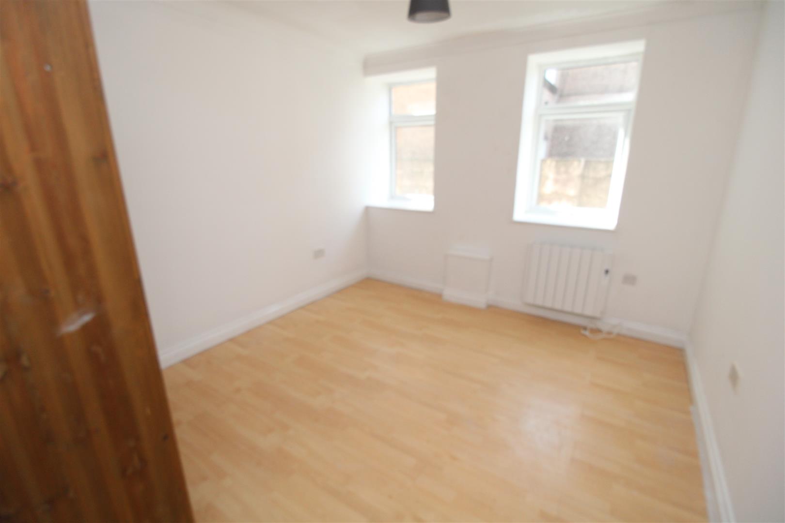 flat for rent bridgend road