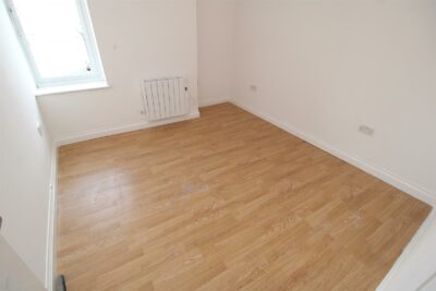 flat for rent bridgend road