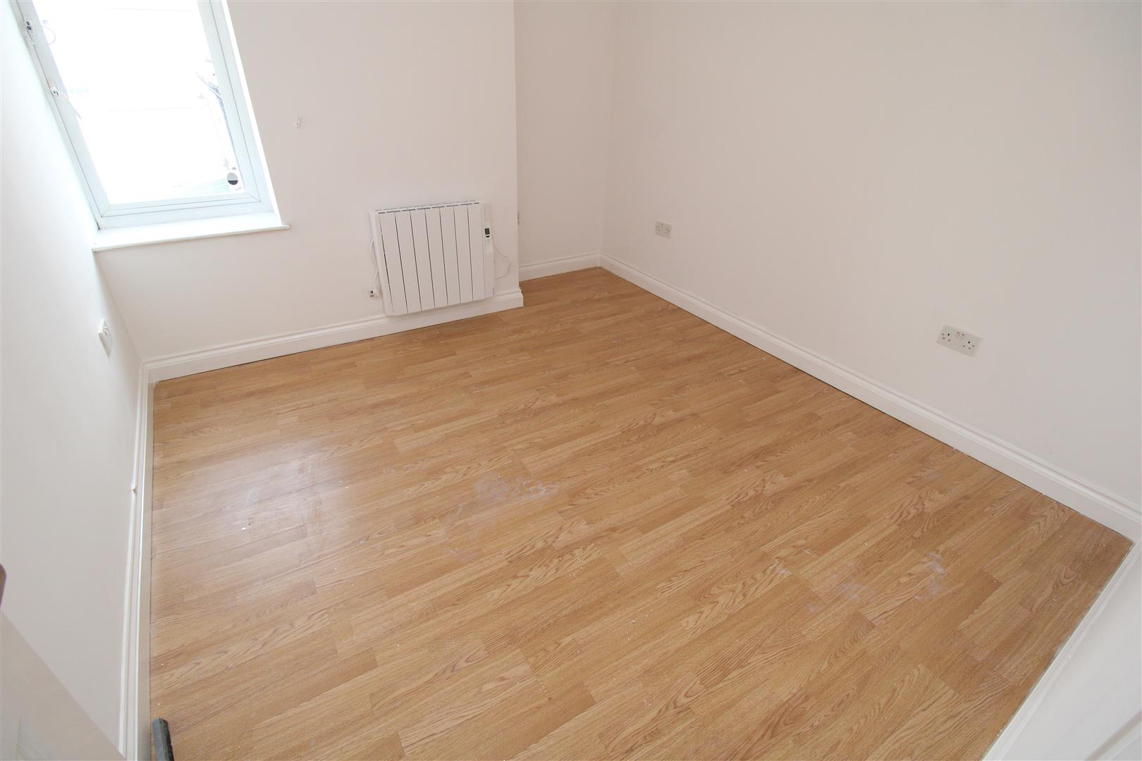 flat for rent bridgend road