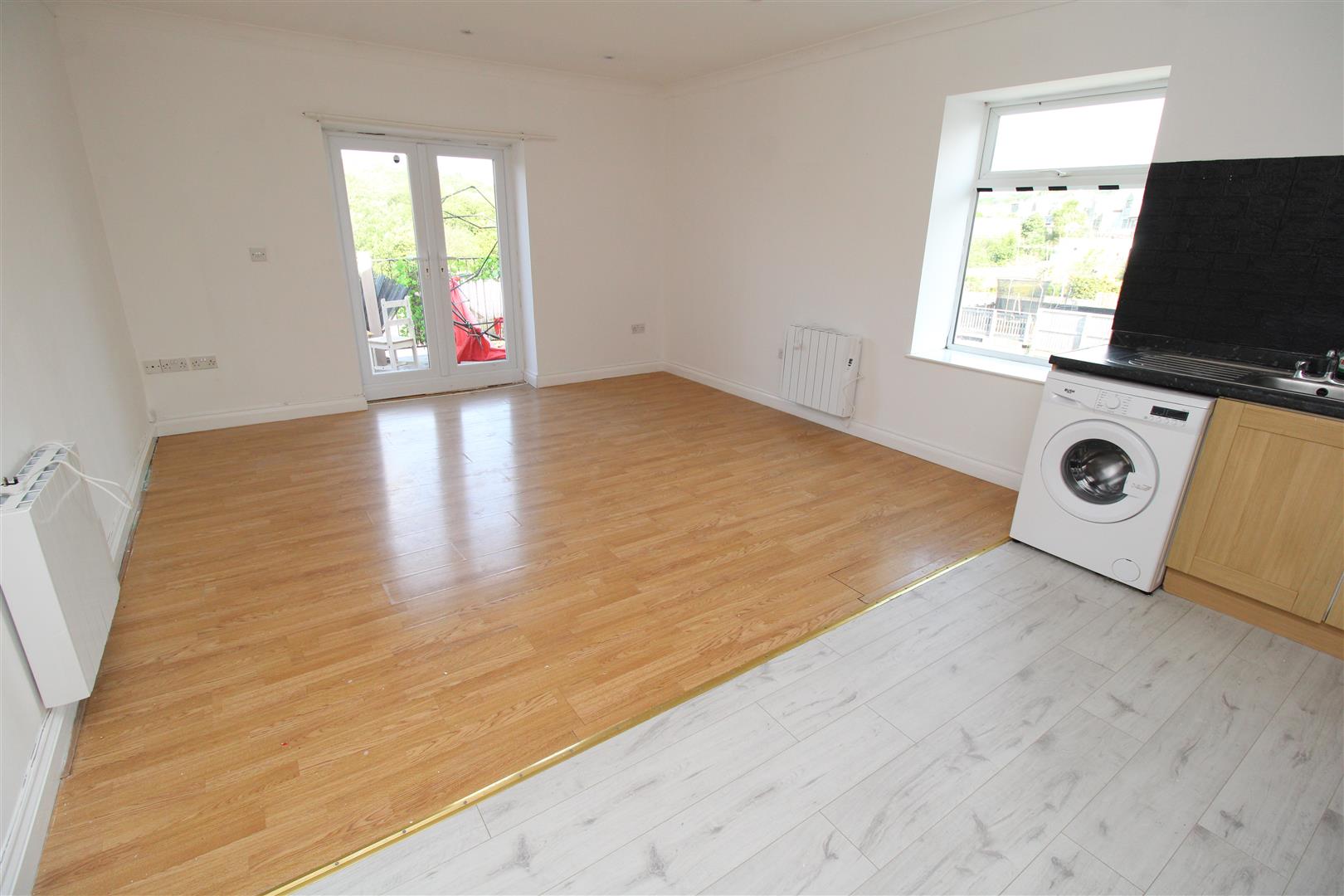 flat for rent bridgend road