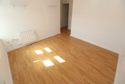 flat for rent bridgend road