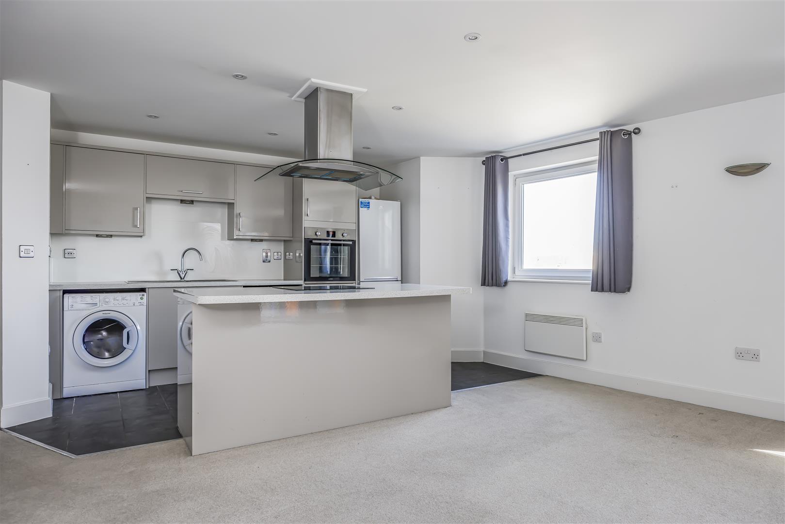 flat for sale the canalside, gunwharf quays