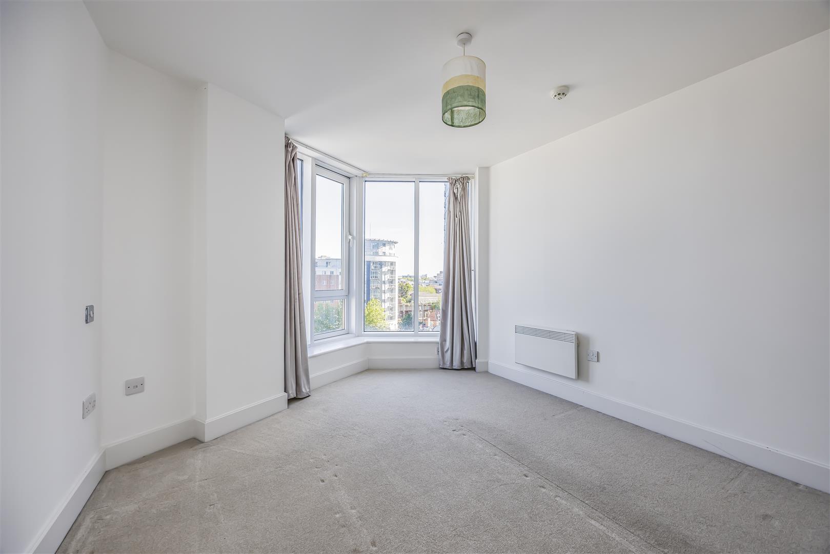 flat for sale the canalside, gunwharf quays
