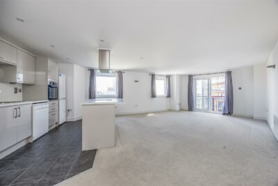 flat for sale the canalside, gunwharf quays