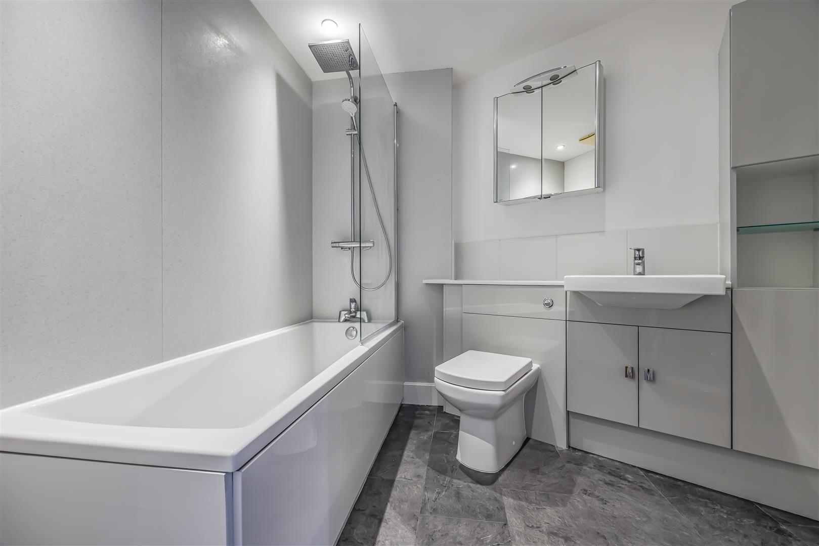 flat for sale the canalside, gunwharf quays