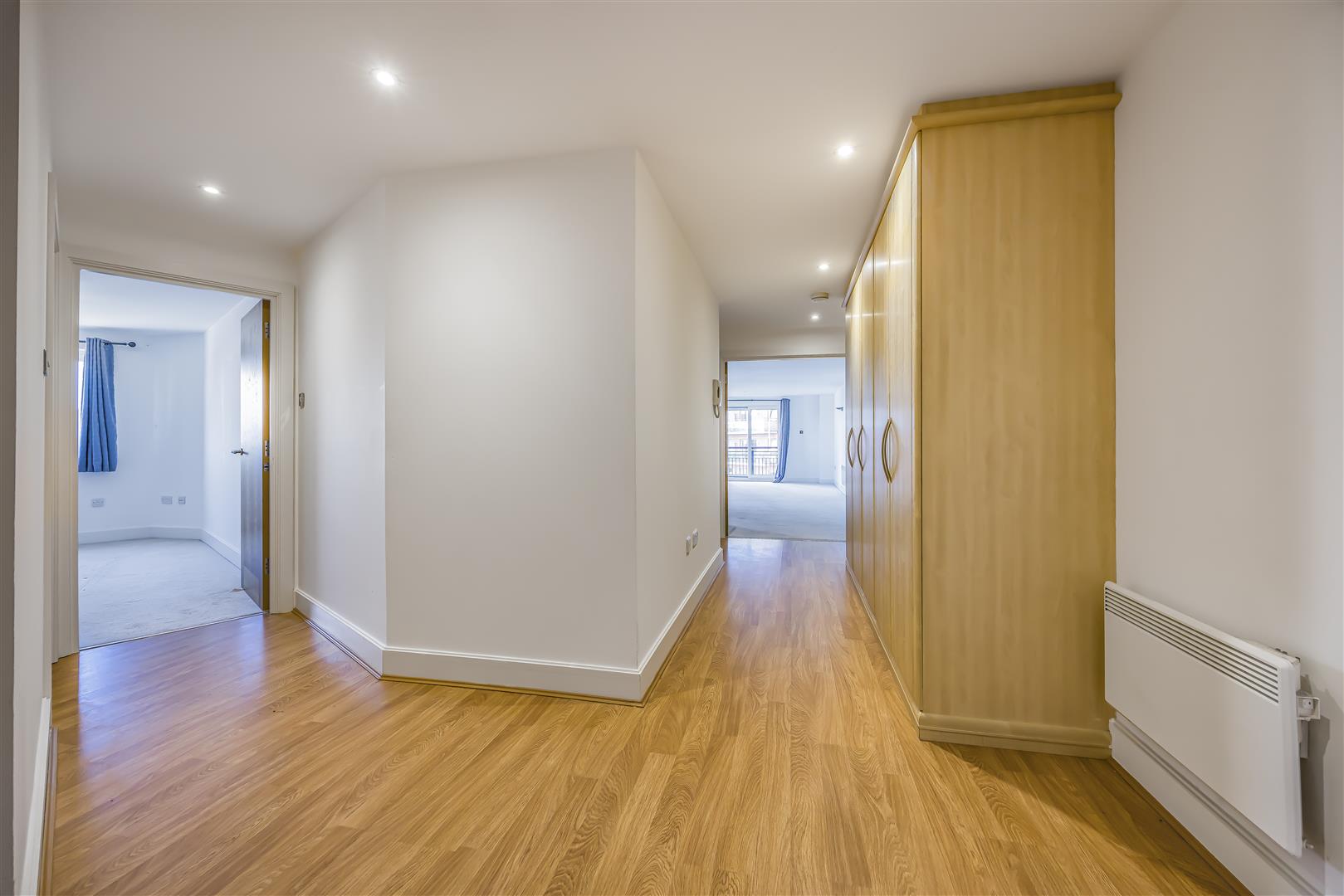 flat for sale the canalside, gunwharf quays