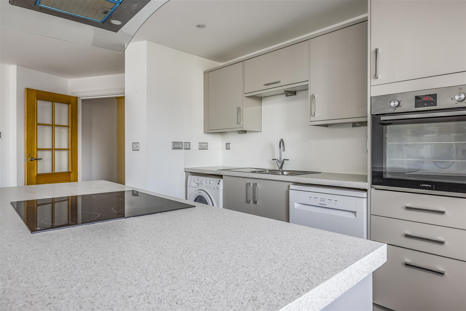 flat for sale the canalside, gunwharf quays