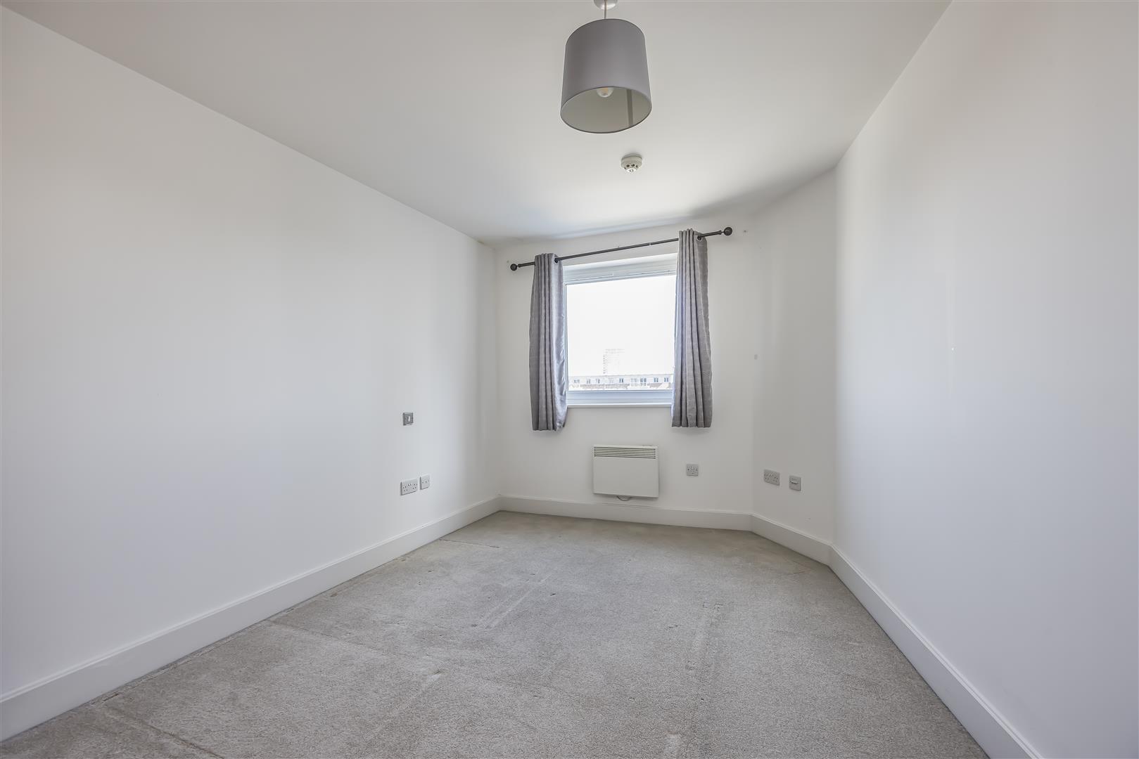 flat for sale the canalside, gunwharf quays