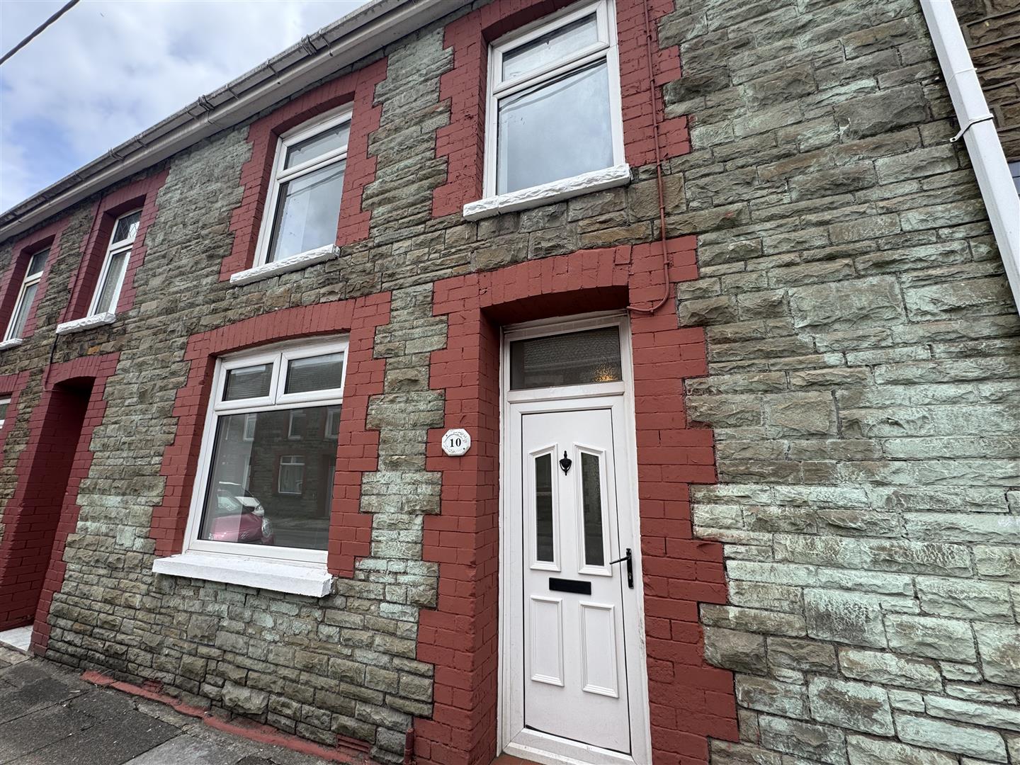 house - terraced for rent hearts of oak cottages
