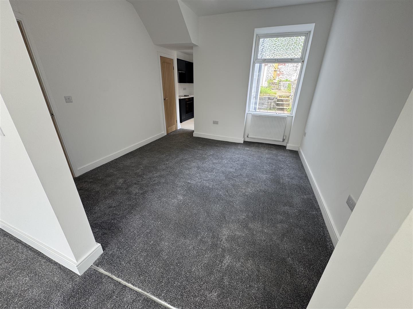 house - semi-detached for rent stepney street
