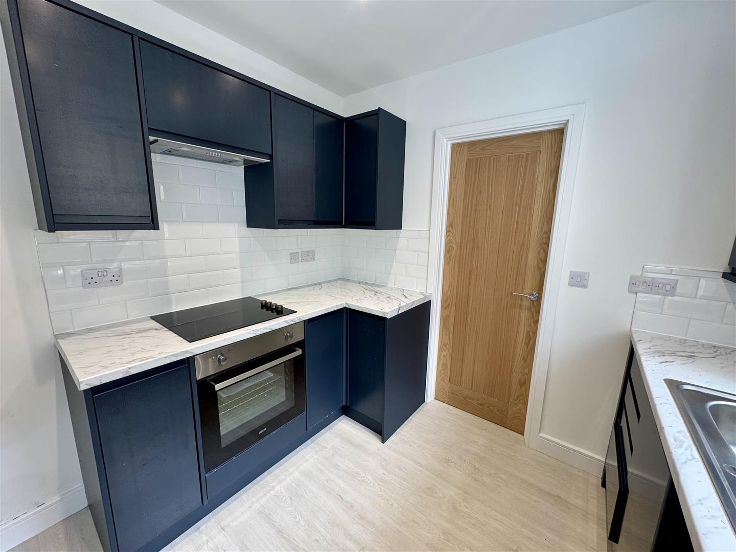 house - semi-detached for rent stepney street