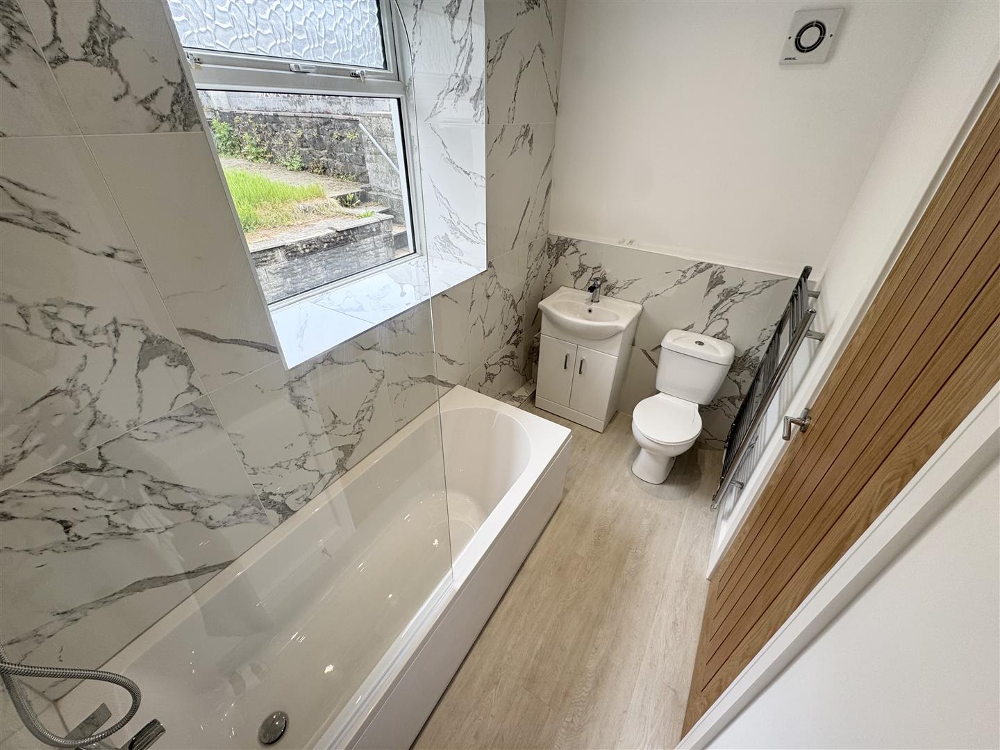 house - semi-detached for rent stepney street