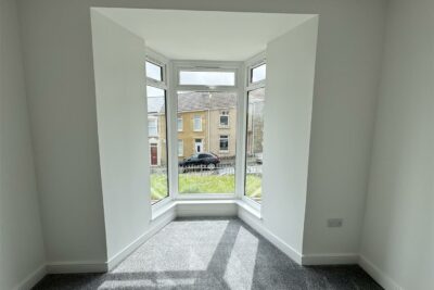 house - semi-detached for rent stepney street