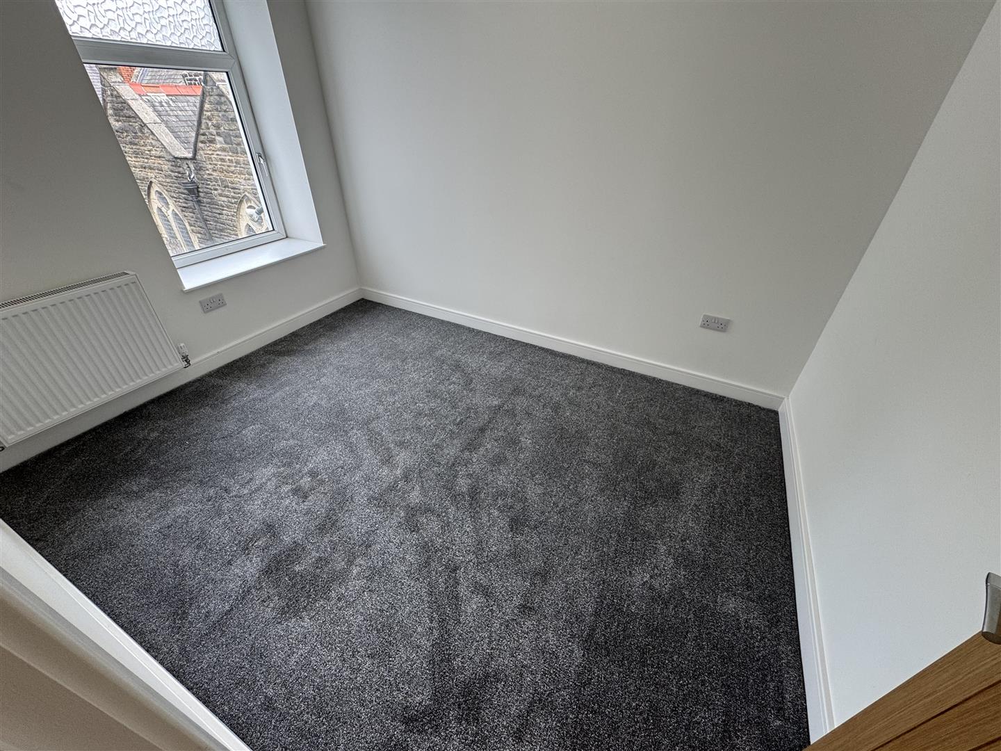 house - semi-detached for rent stepney street