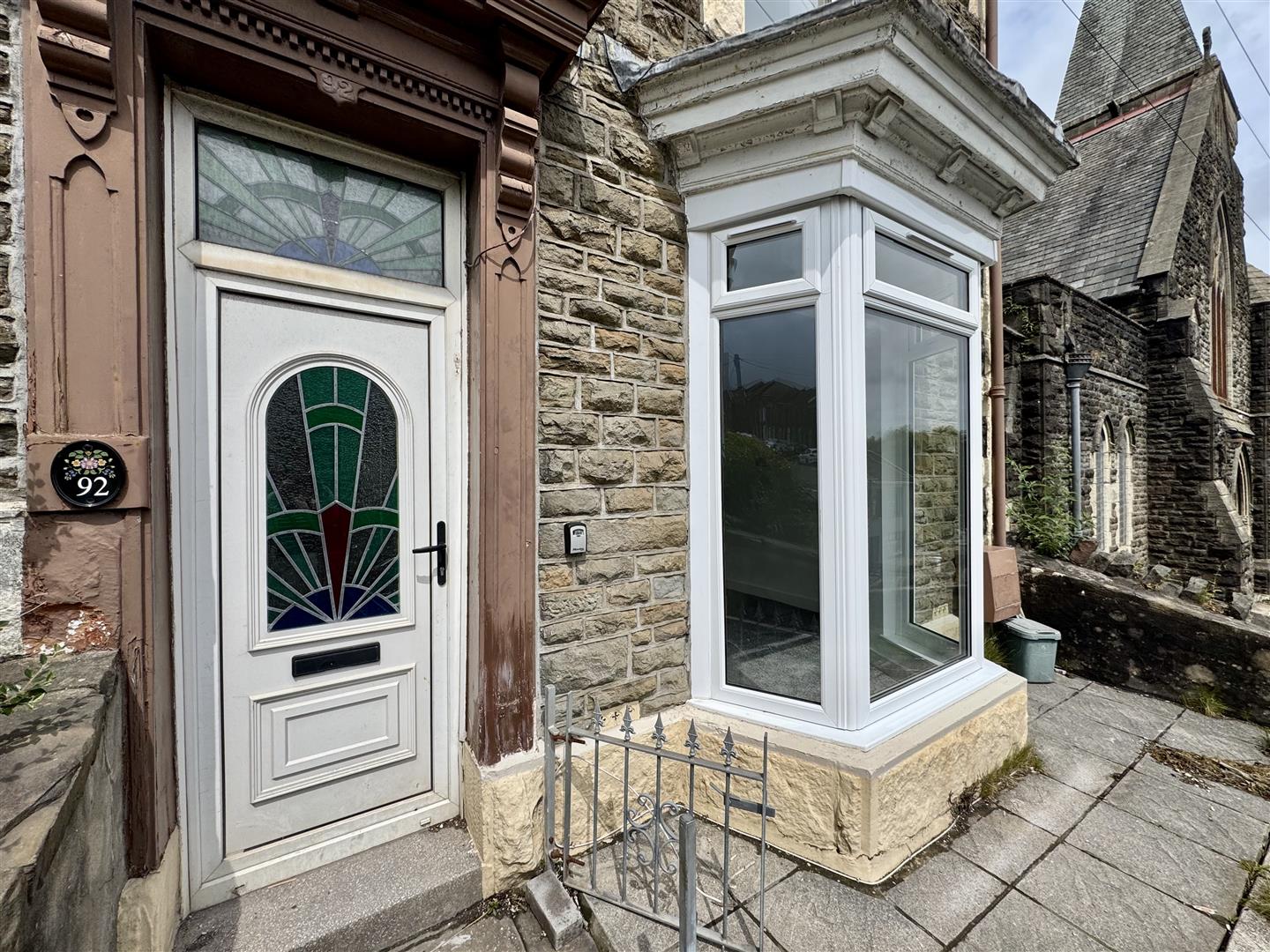 house - semi-detached for rent stepney street