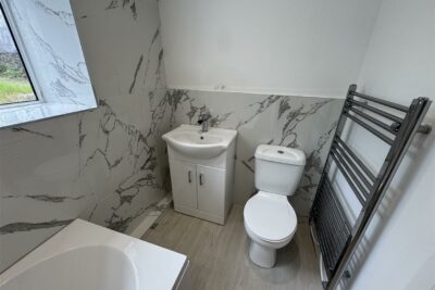 house - semi-detached for rent stepney street