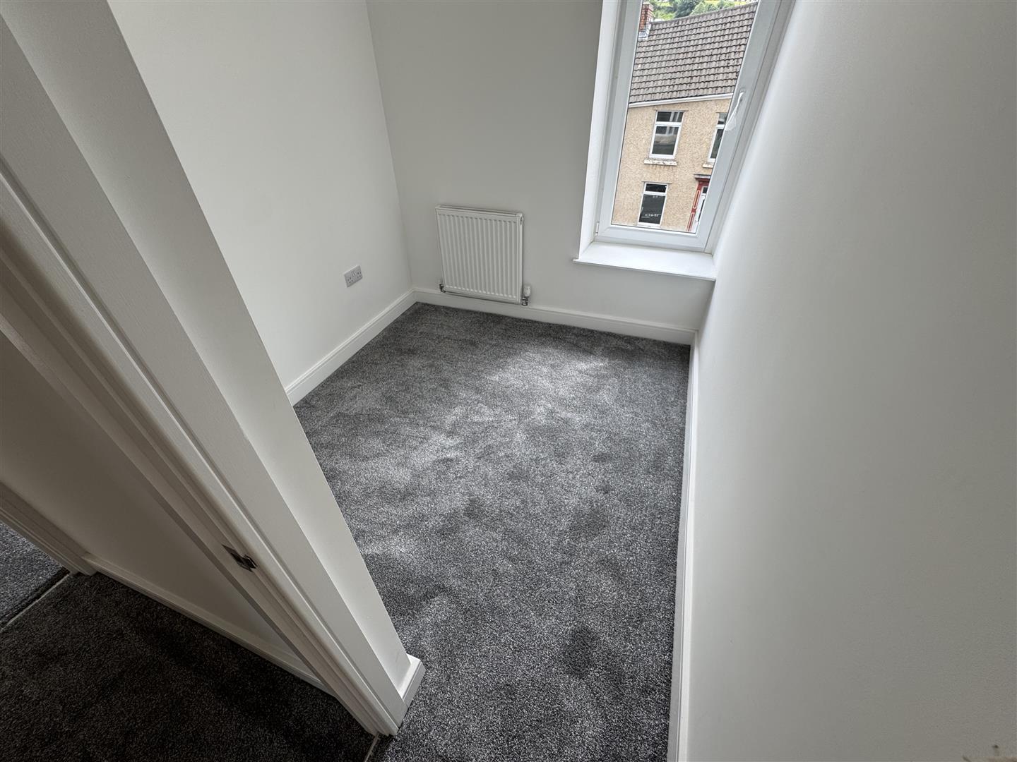 house - semi-detached for rent stepney street