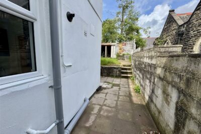 house - semi-detached for rent stepney street